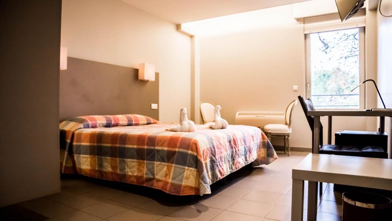 Hotel Du Canal Castelnaudary Oda fotoğraf